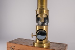 Microscope