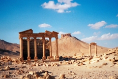 04_2000_12_Syrie_Palmyre_24_red