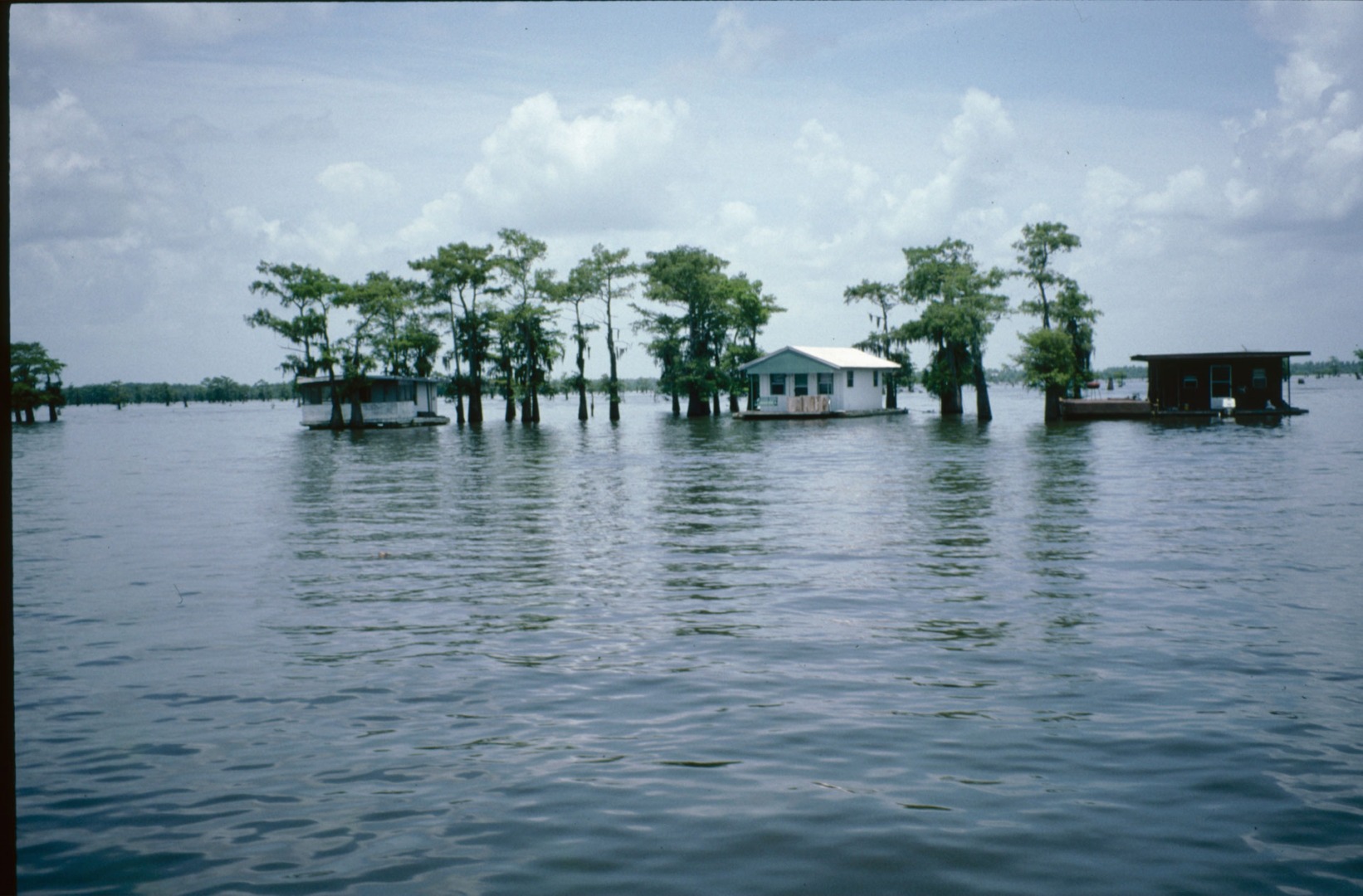 CLaude-R-01_Theme_2023_3_20_Abandonne_11994_07_Louisiane_Baton_rouge_P5_23